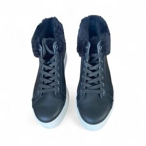 Koolaburra Women’s Black Sneakers with Fur Lining Sz 8.5